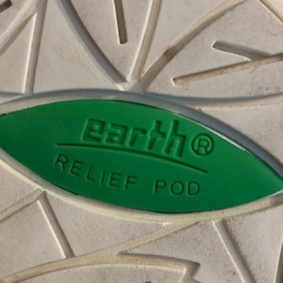 EARTH Zest Black Leather Slip-On Perforated Slides Size 9 Comfort Walking Summer - Picture 3 of 16